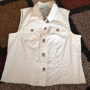 Maurice’s White Jean Vest